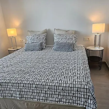 Apartment Seaviews Front Face Unit *